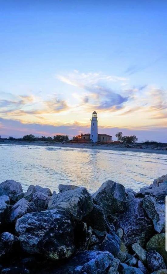 La Cueva Del Faro Hotel Gorino Ferrarese Bagian luar foto